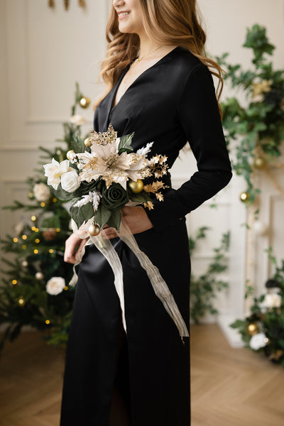 Bridesmaid Posy in Champagne Christmas