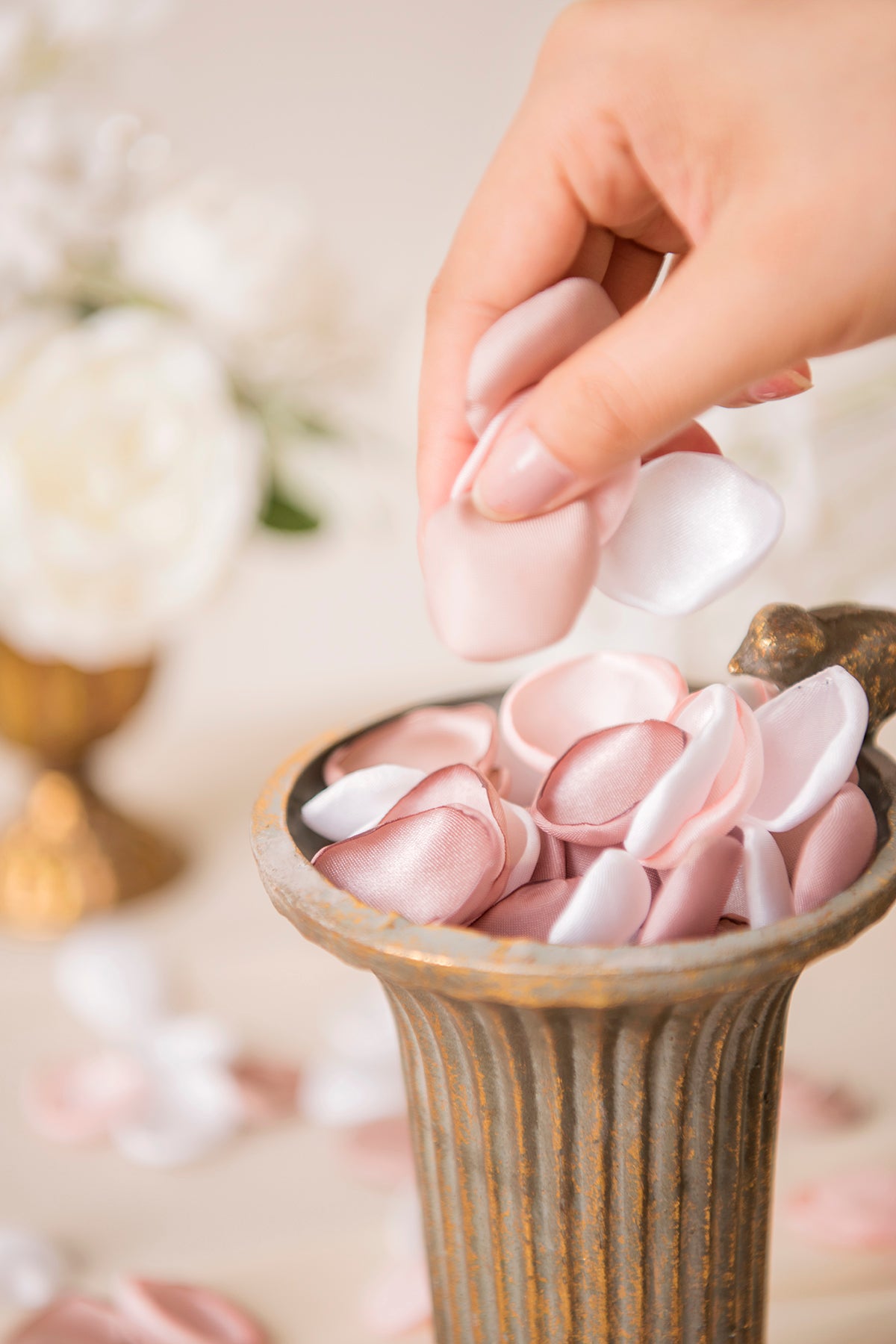 Silk Rose Petals in Nude Pink (Nude Pink/Blush/White) (200pcs)