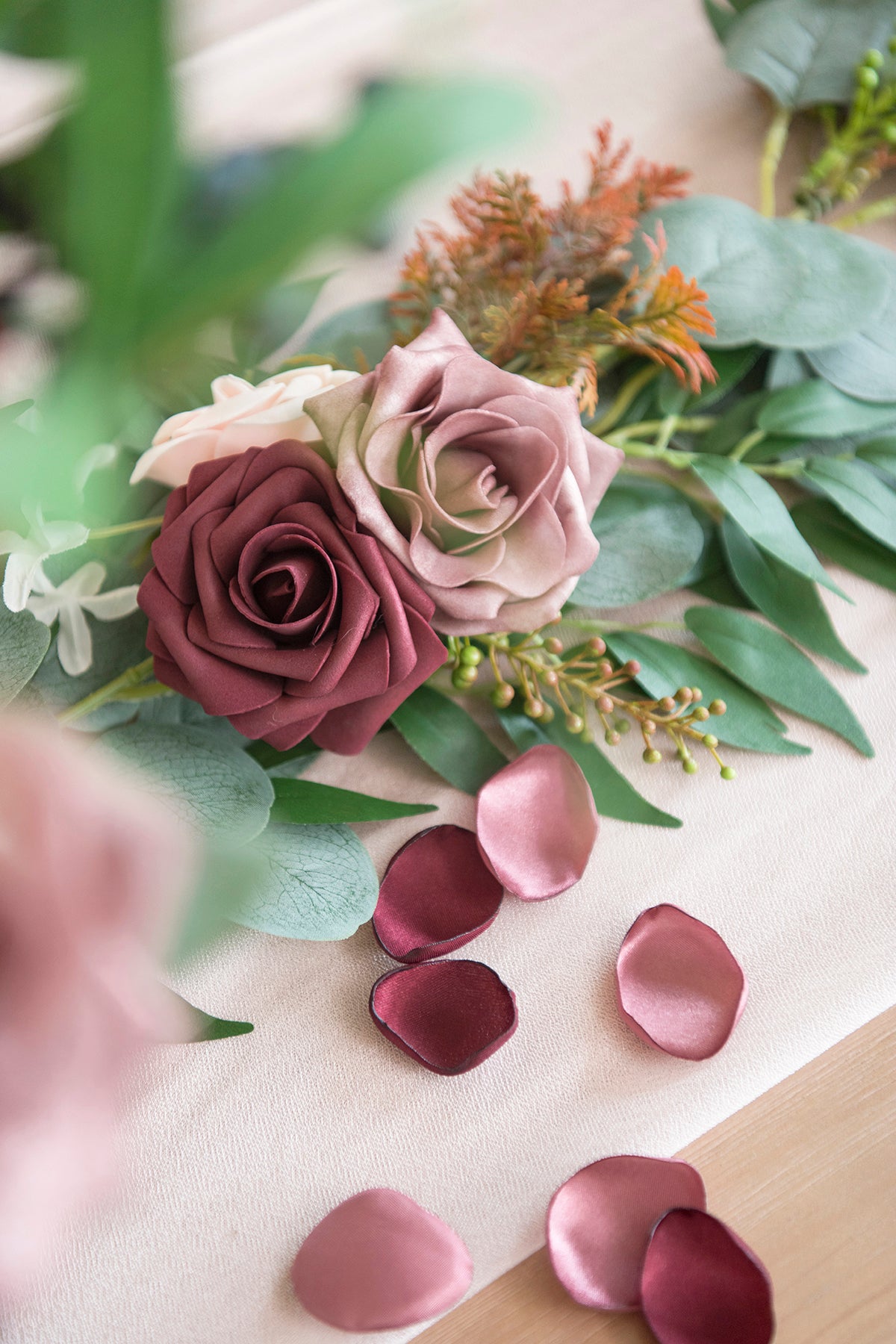 Willstar 3000 pieces Romantic Silk Rose Petals for Wedding