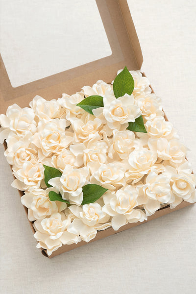 DIY Supporting Flower Boxes in Champagne Christmas