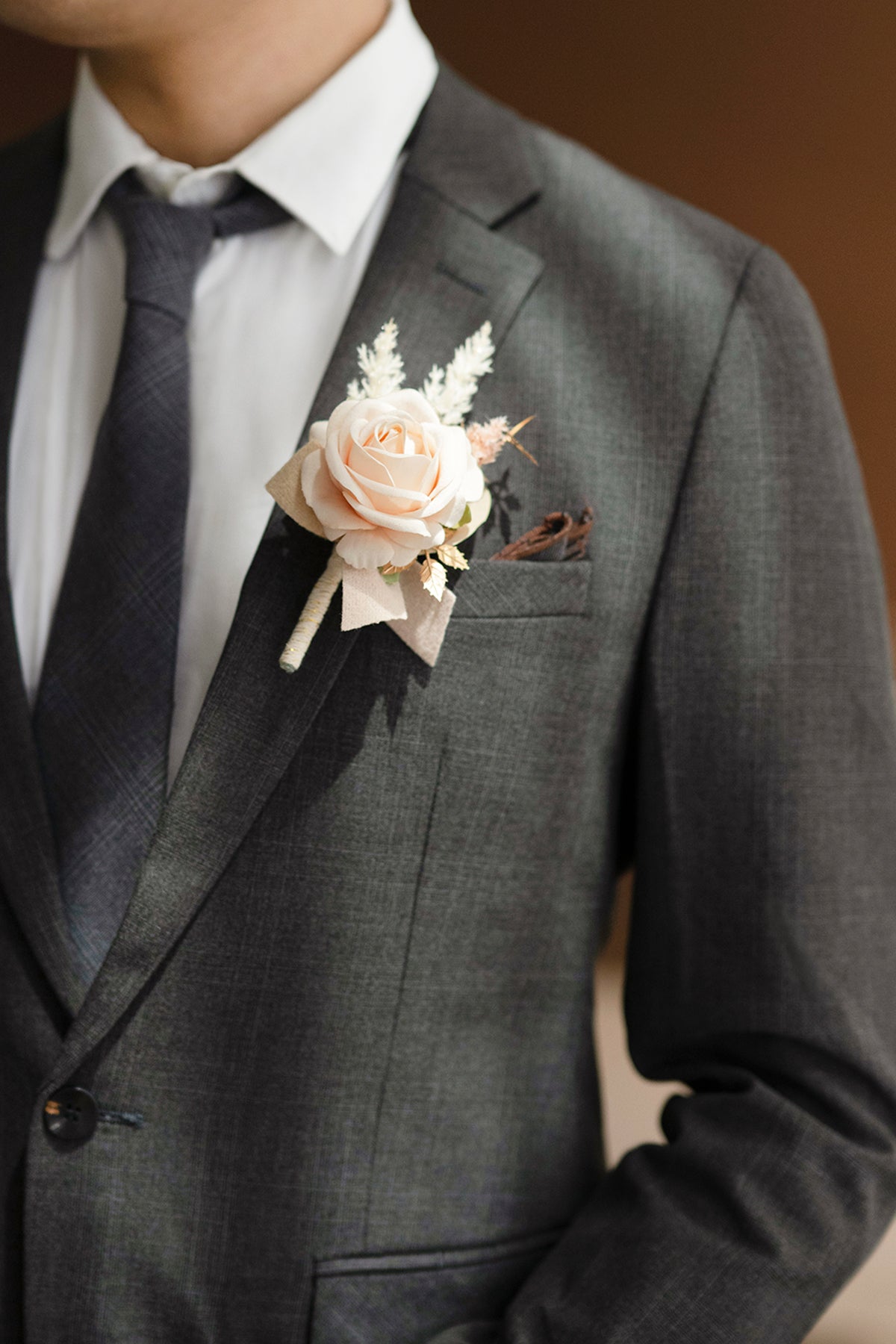 Boutonnieres in White & Beige (Set of 6)