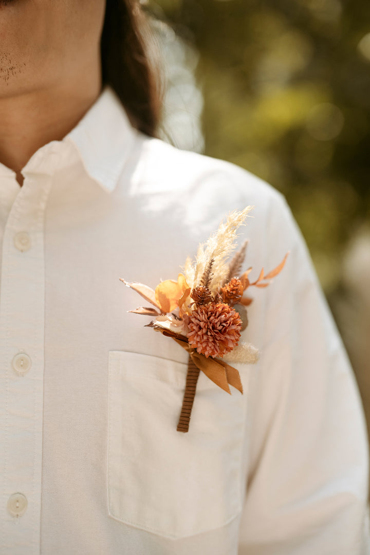 Additional Flower Decorations in Boutonniere (Set of 6)