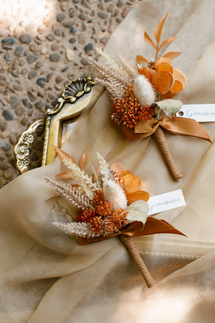 Additional Flower Decorations in Boutonniere (Set of 6)