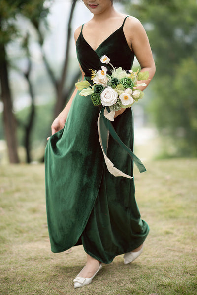 Free-Form Bridesmaid Bouquets in Emerald & Tawny Beige
