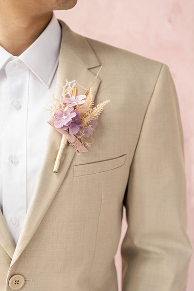 Boutonnieres for Guests in Lavender Aster & Burnt Orange