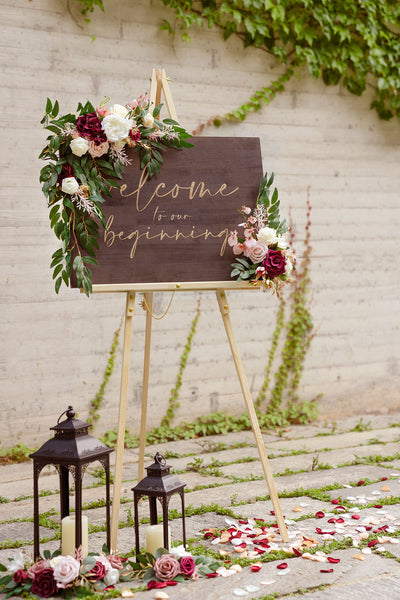 Flower Sign Decor in Romantic Marsala
