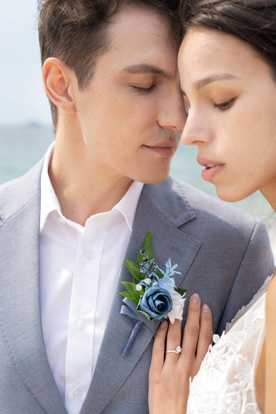 Boutonnieres in Romantic Dusty Blue