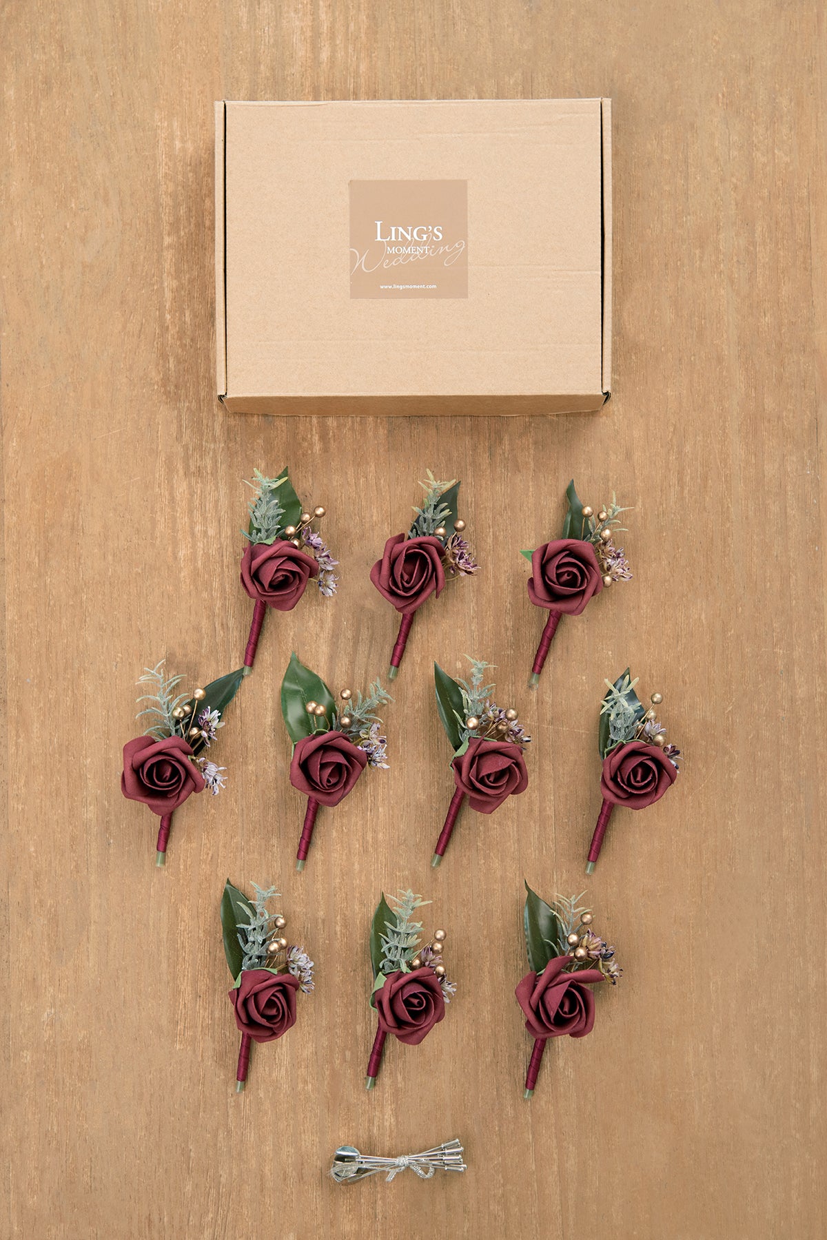 Boutonnieres for Guests in Burgundy