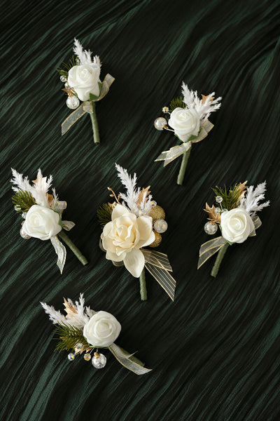 Boutonnieres in Champagne Christmas