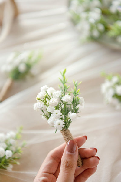 Boutonnieres for Guests in Baby's Breath