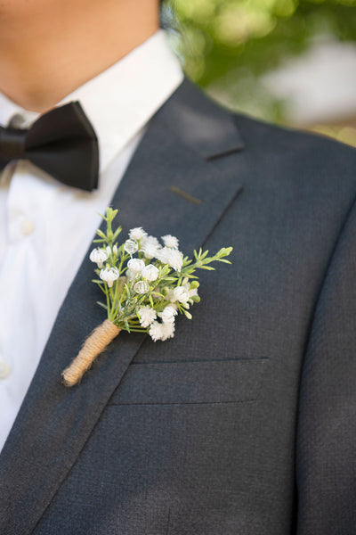Boutonnieres for Guests in Baby's Breath