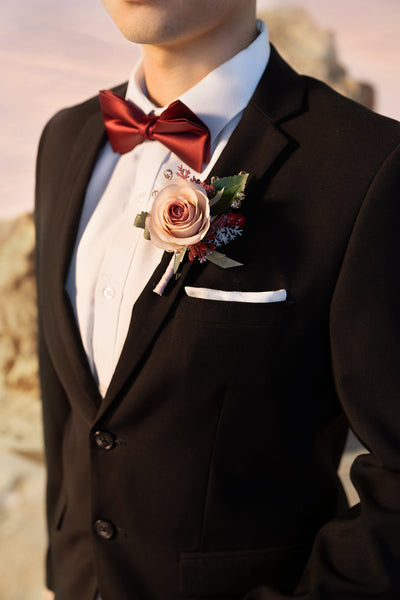 Boutonnieres in Vintage Rose & Blush