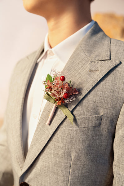 Boutonnieres in Vintage Rose & Blush