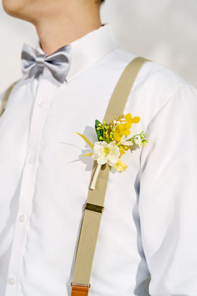 Boutonnieres for Guests in Lemonade Yellow