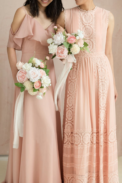 Free-Form Bridesmaid Bouquets in Blush & Cream