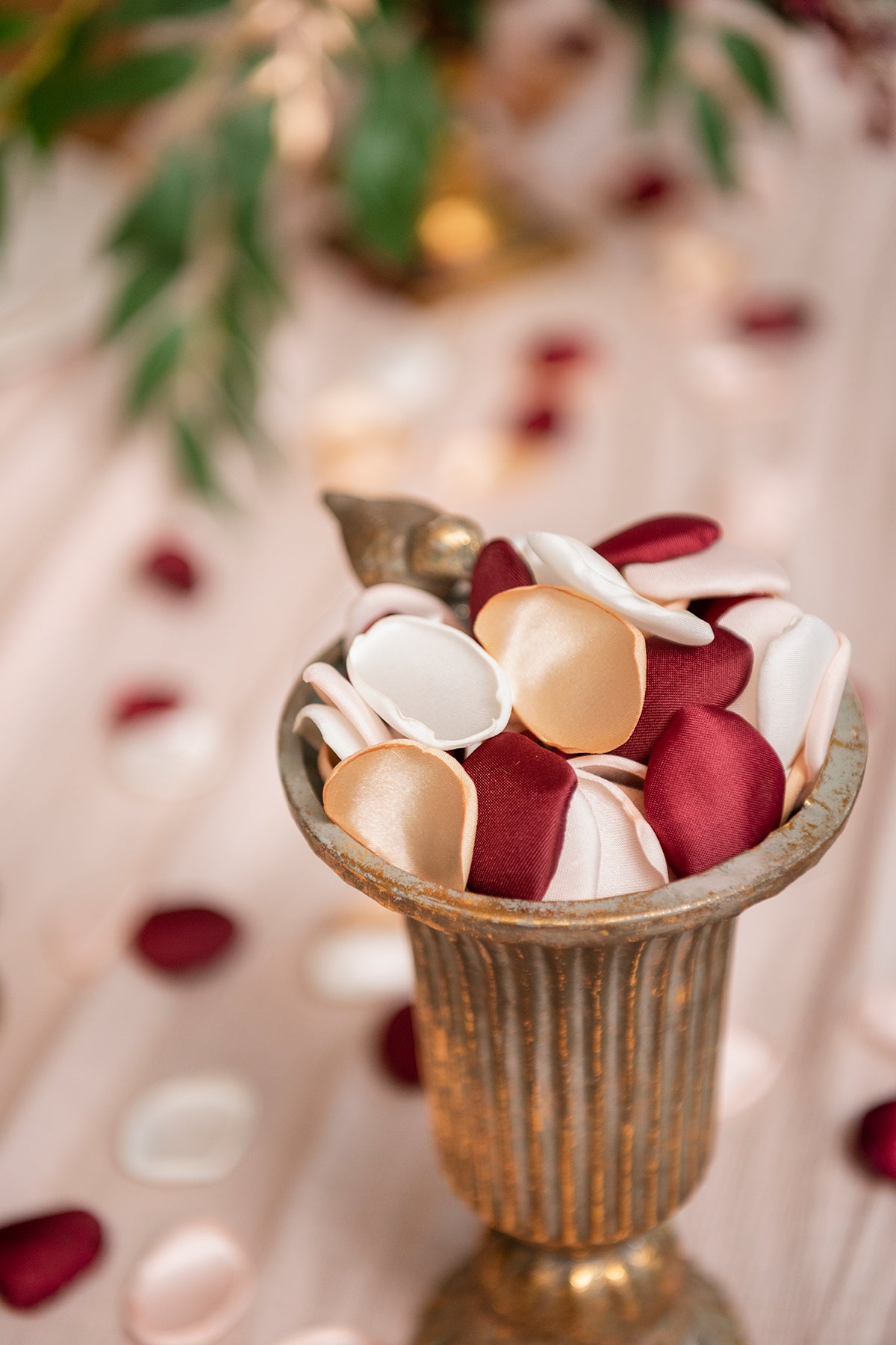 Wedding Rose Petals  Silk Rose Petals 200/400pcs - Red & Burgundy – Ling's  Moment