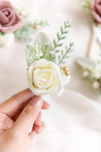 Boutonnieres in Dusty Rose & Cream